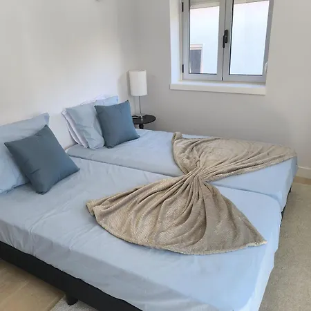 46 Steps To Beautiful In Center Aveiro