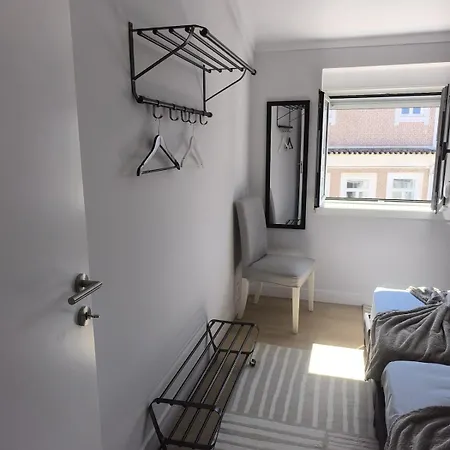 46 Steps To Beautiful In Center Aveiro