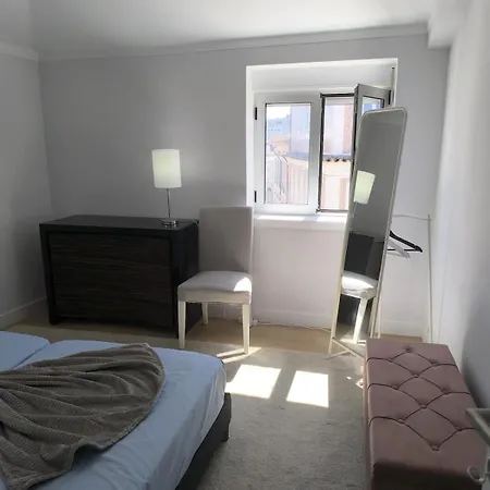 Apartment 46 Steps To Beautiful In Center *