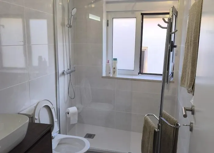 46 Steps To Beautiful In Center דירה אבאירו