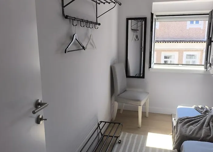 46 Steps To Beautiful In Center אבאירו